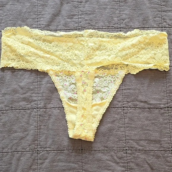 🍑Lace PINK Thong🍑 - Picture 4 of 5